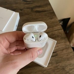 AirPods (1st Gen)